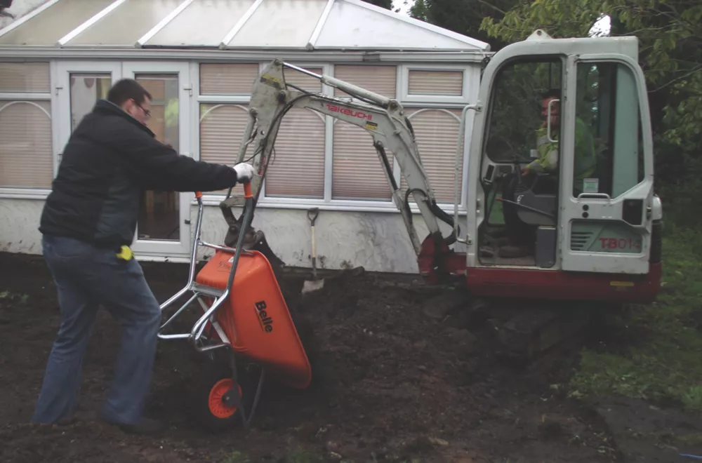 Belle Group Warrior Pneumatic Wheels HDPE Wheelbarrow Silver/Orange 100Ltr 8 Belle Group Warrior Pneumatic Wheels HDPE Wheelbarrow Silver/Orange 100Ltr - Image 6