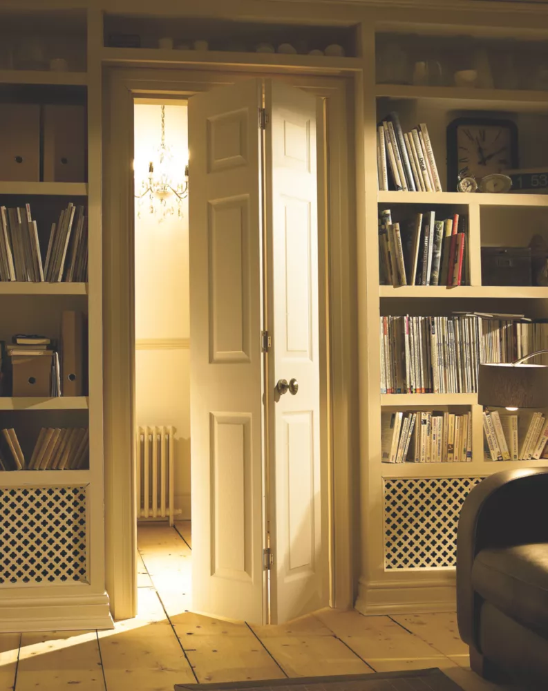 Jeld-Wen Bostonian Primed White Wooden 6-Panel Internal Bi-Fold Door 1950 X 750mm 4 Jeld-Wen Bostonian Primed White Wooden 6-Panel Internal Bi-Fold Door 1950 X 750mm - Image 2