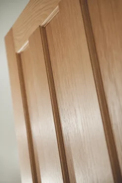 Jeld-Wen Aston Unfinished Oak Veneer Wooden 3-Panel Internal Door 1981 X 762mm -ClearAmber shop 73876 A4