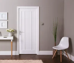 Jeld-Wen Worcester Primed White Wooden 3-Panel Internal Door 1981 X 762mm