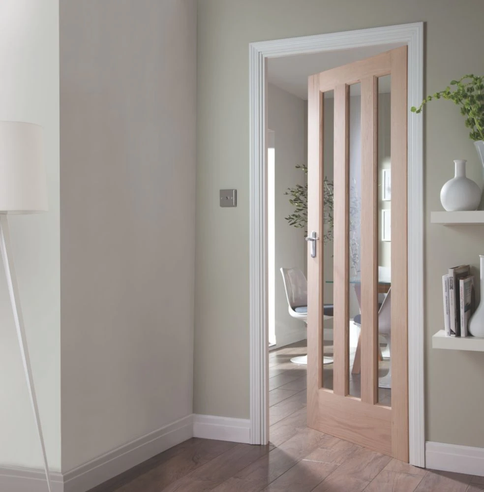 Jeld-Wen Aston 3-Clear Light Unfinished Oak Veneer Wooden 3-Panel Internal Door 1981 X 610mm 4 Jeld-Wen Aston 3-Clear Light Unfinished Oak Veneer Wooden 3-Panel Internal Door 1981 X 610mm - Image 2